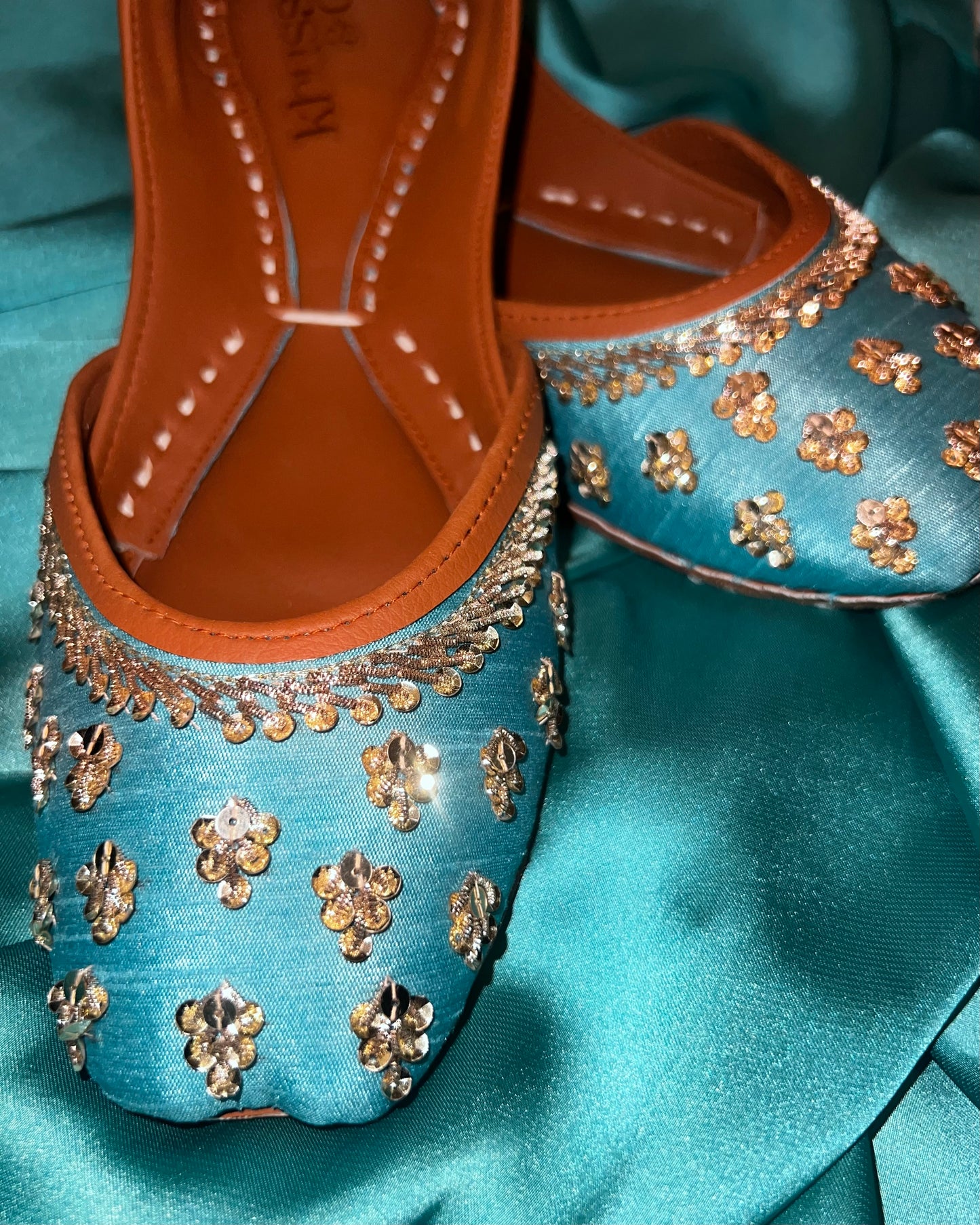 Firozi Shine Khussa