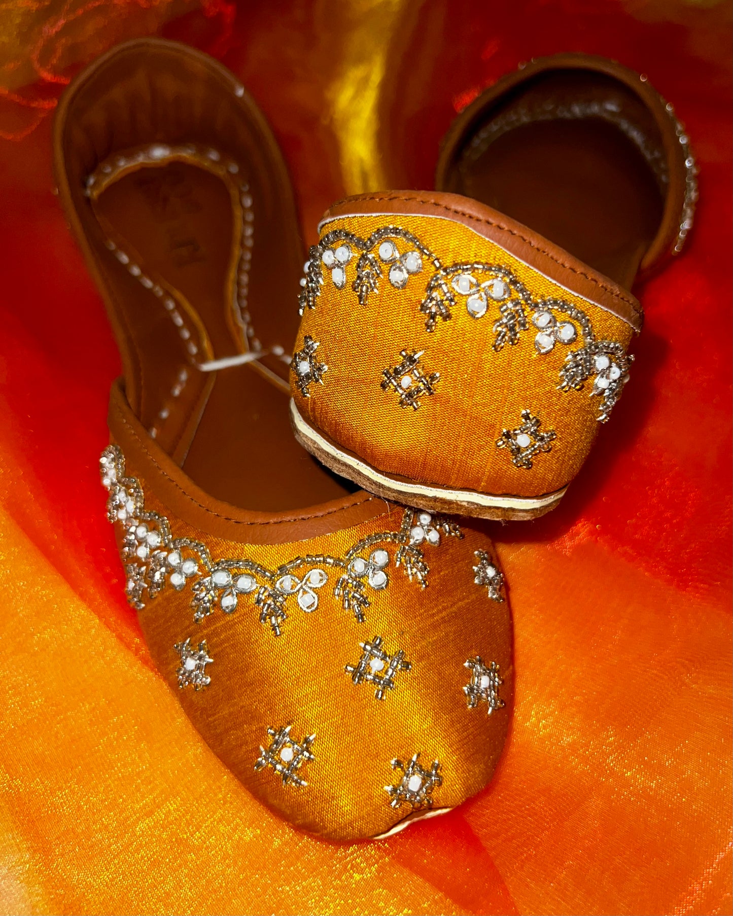 Mehndi Pearl Khussa
