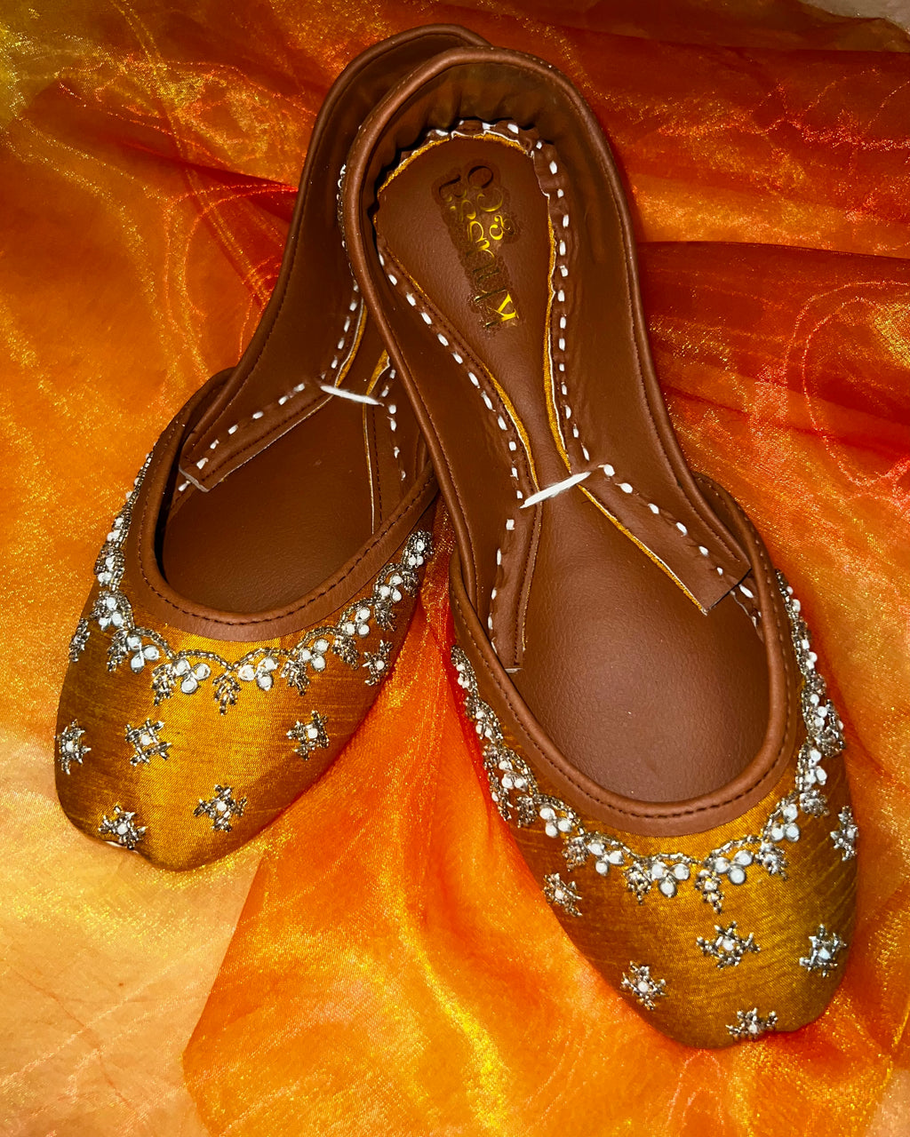 Mehndi Pearl Khussa