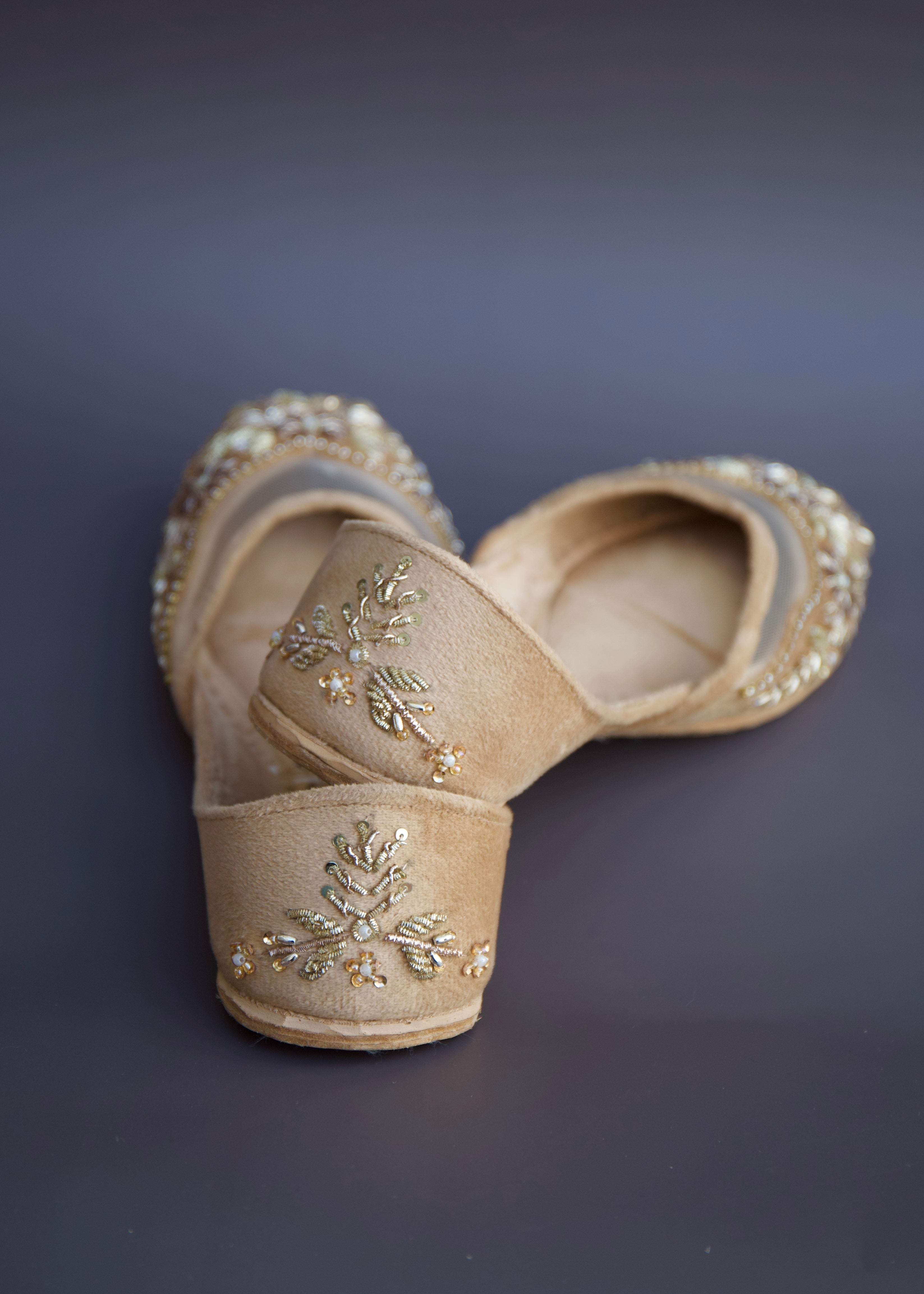 NEW Bibbojaan gold Velvet Khussa